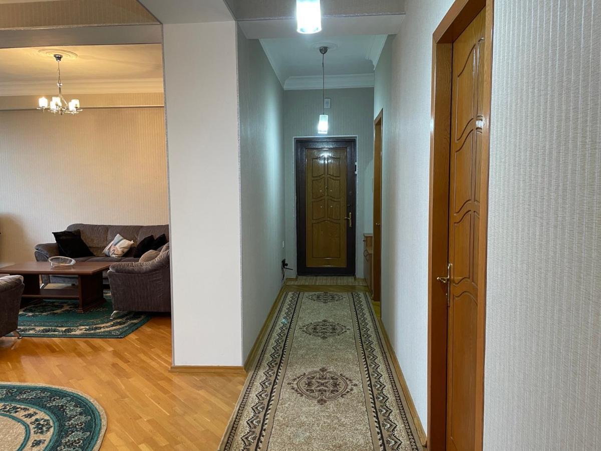 Mayden Family Apartment Баку Екстериор снимка