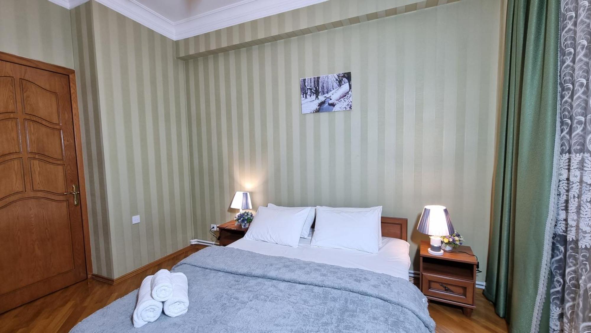 Mayden Family Apartment Баку Екстериор снимка